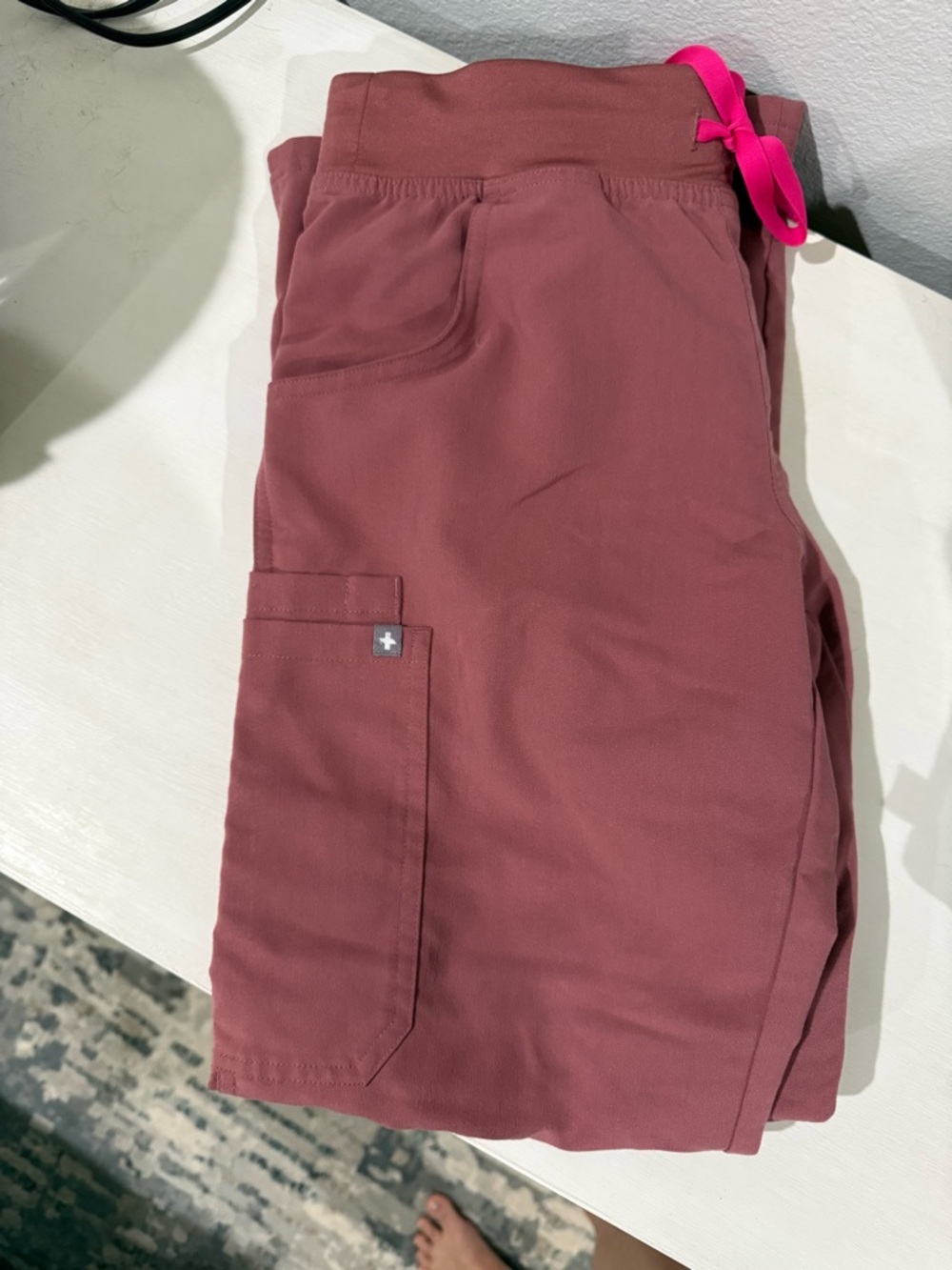 FIGS Women’s Kade cargo Scrub Pants in Mauve